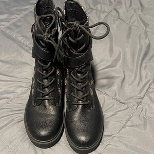 Guess Women’s ORANA Combat boots
